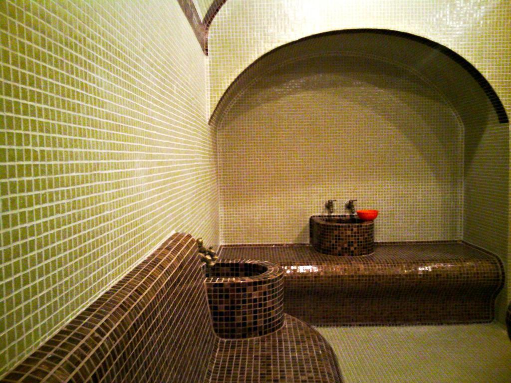 Incanto Family Hotel Sevlievo Eksteriør billede